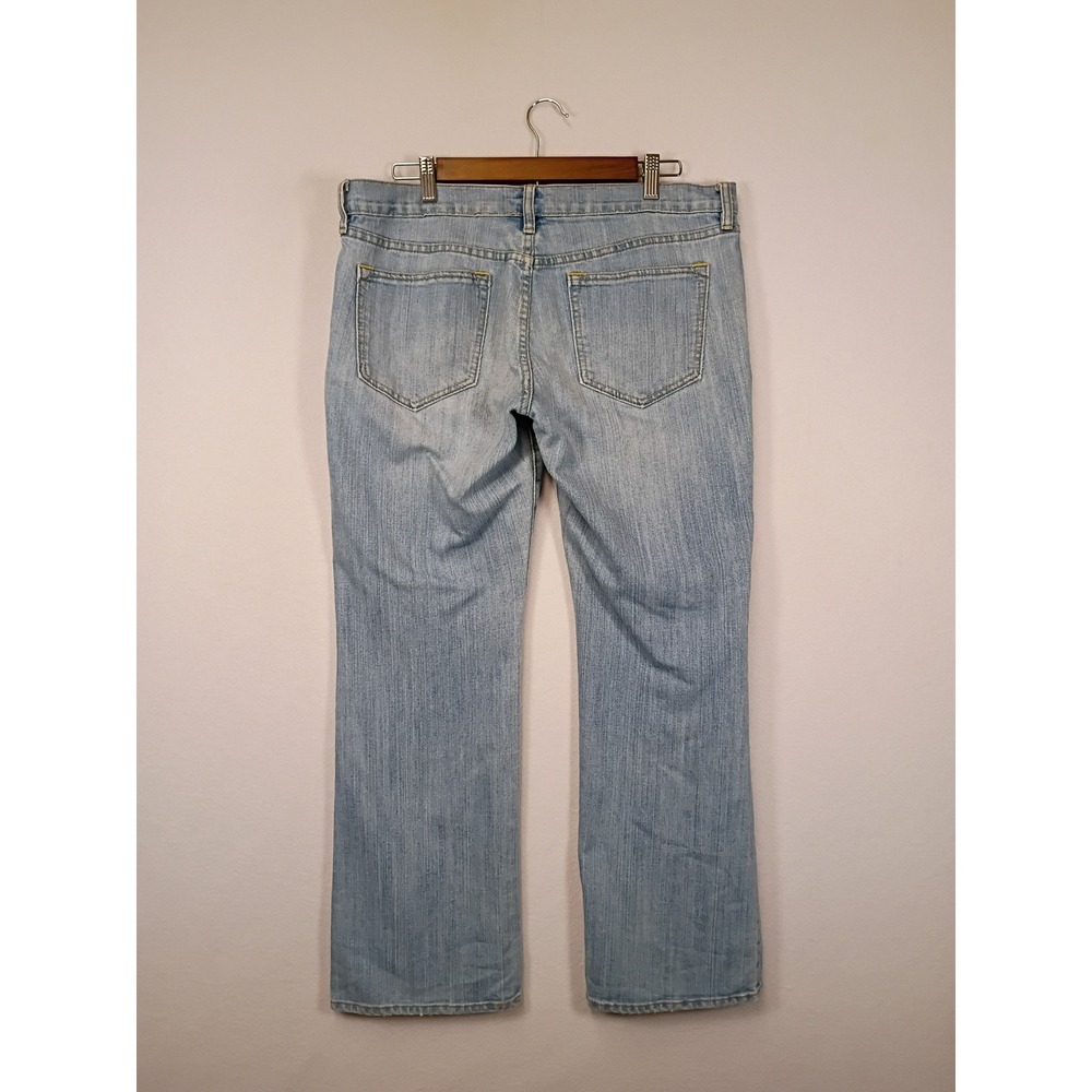 Y2K Casual Old Navy Womens 12 Short Light Wash The Diva Bootcut Stretch Jeans - Picture 2 of 10